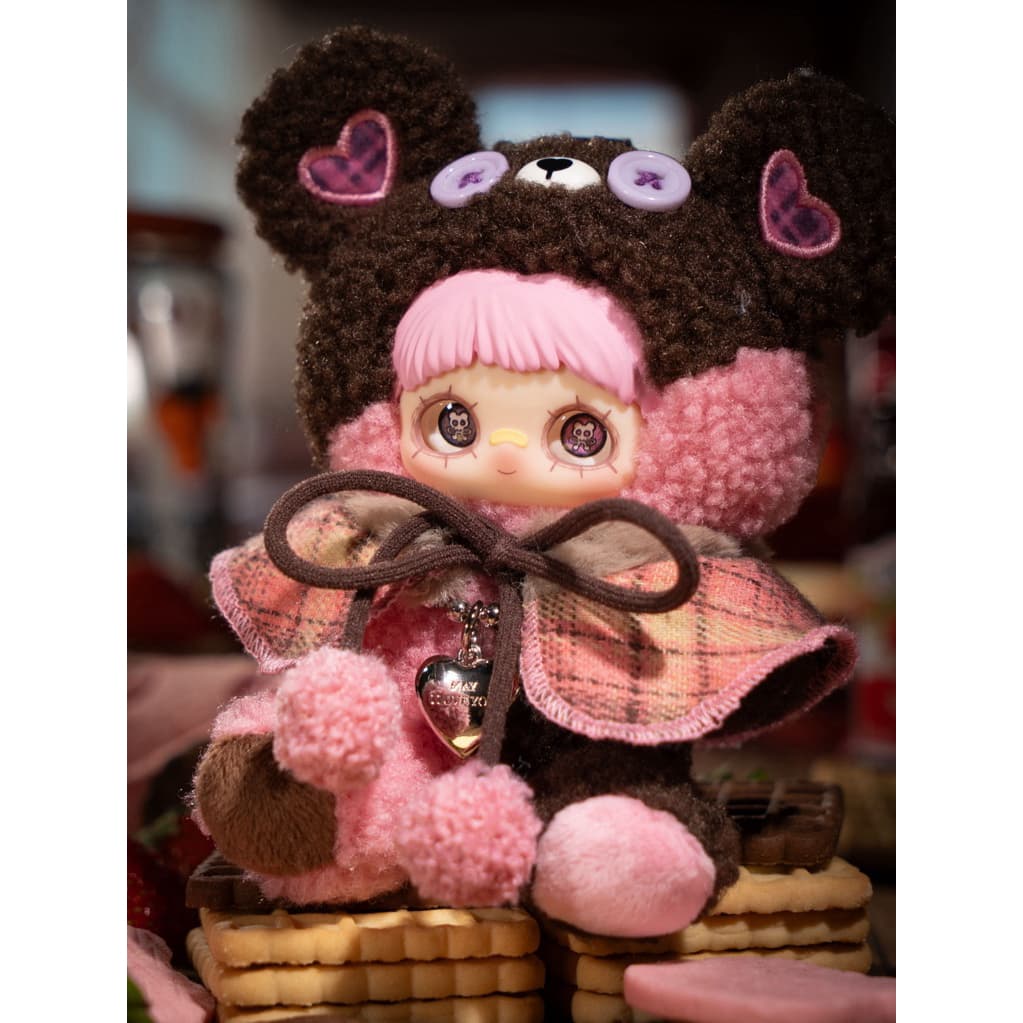 Strawberry Oreo, a MayMei Tiny Bear Cookie Series figure