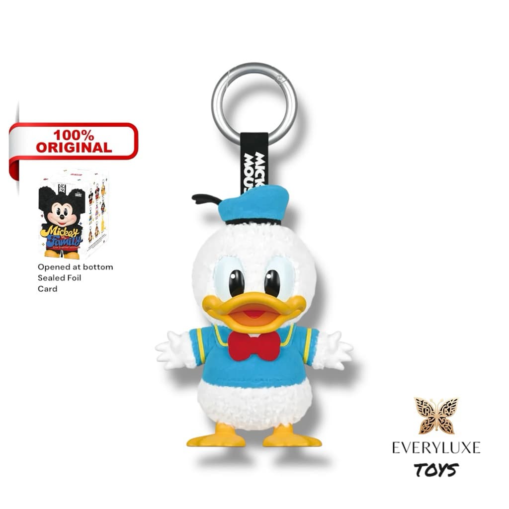 Donald, a Mickey Family Cute Together Keychain Series figure