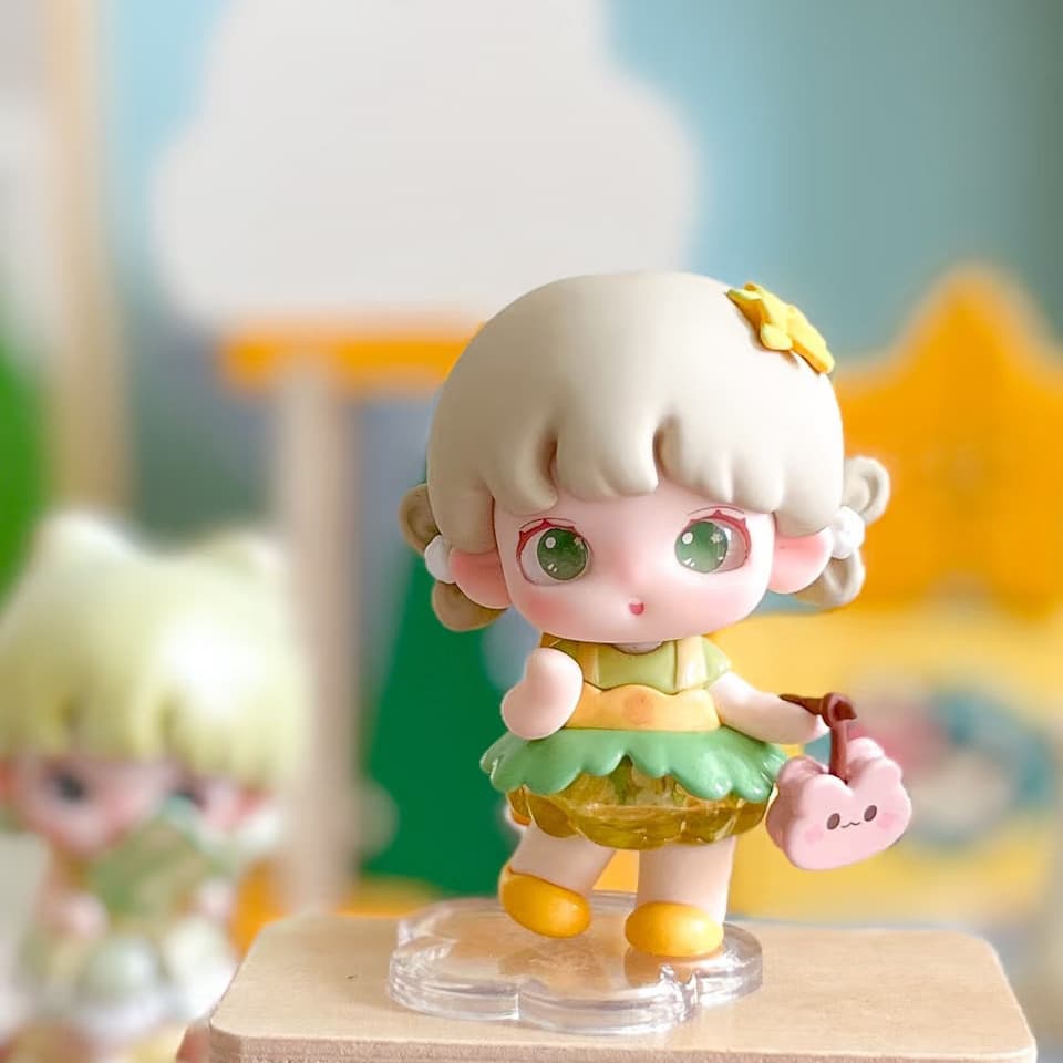Golden Osmanthus, a Four Seasons Fireworks figure