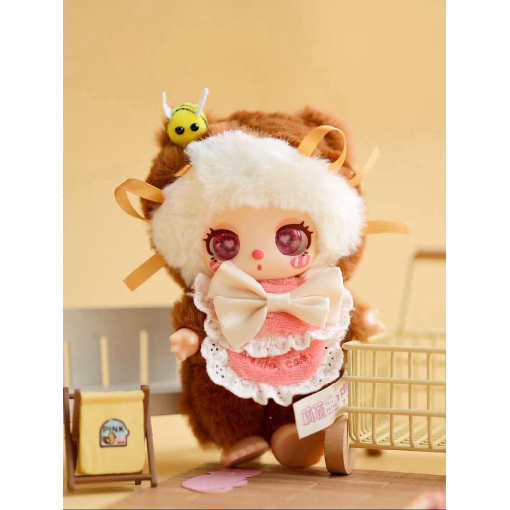 Chocolate Hug Roll, a LIILA Chef Kitten Series figure