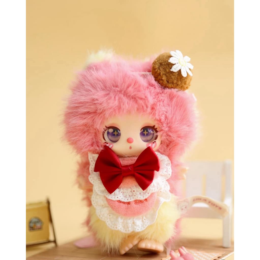 Hazelnut Cream Puff, a LIILA Chef Kitten Series figure