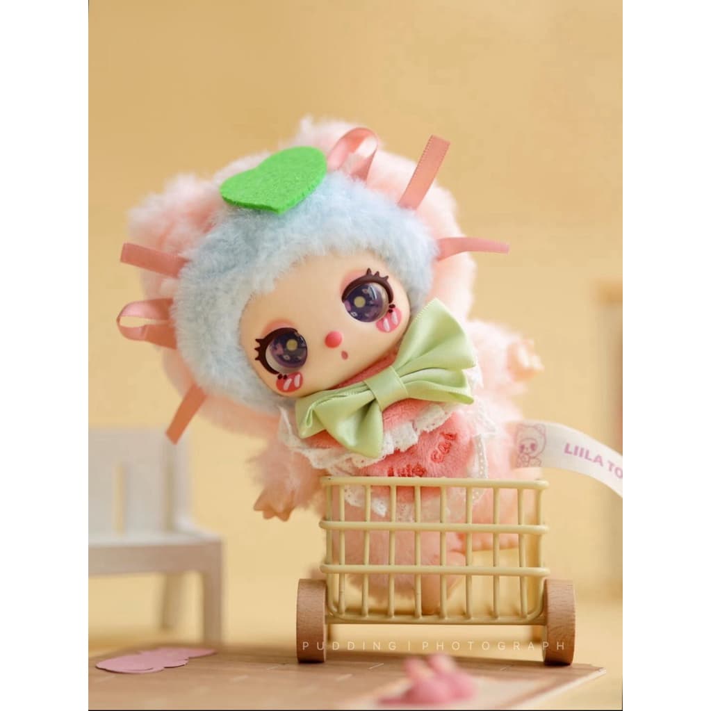White Peach JamDonut, a LIILA Chef Kitten Series figure