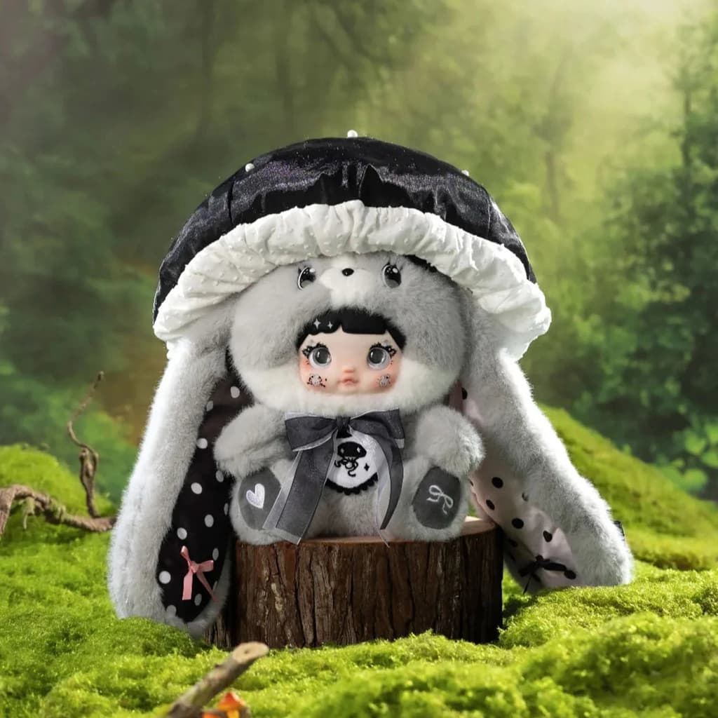 Jade, a Mushroom Hat 400% figure