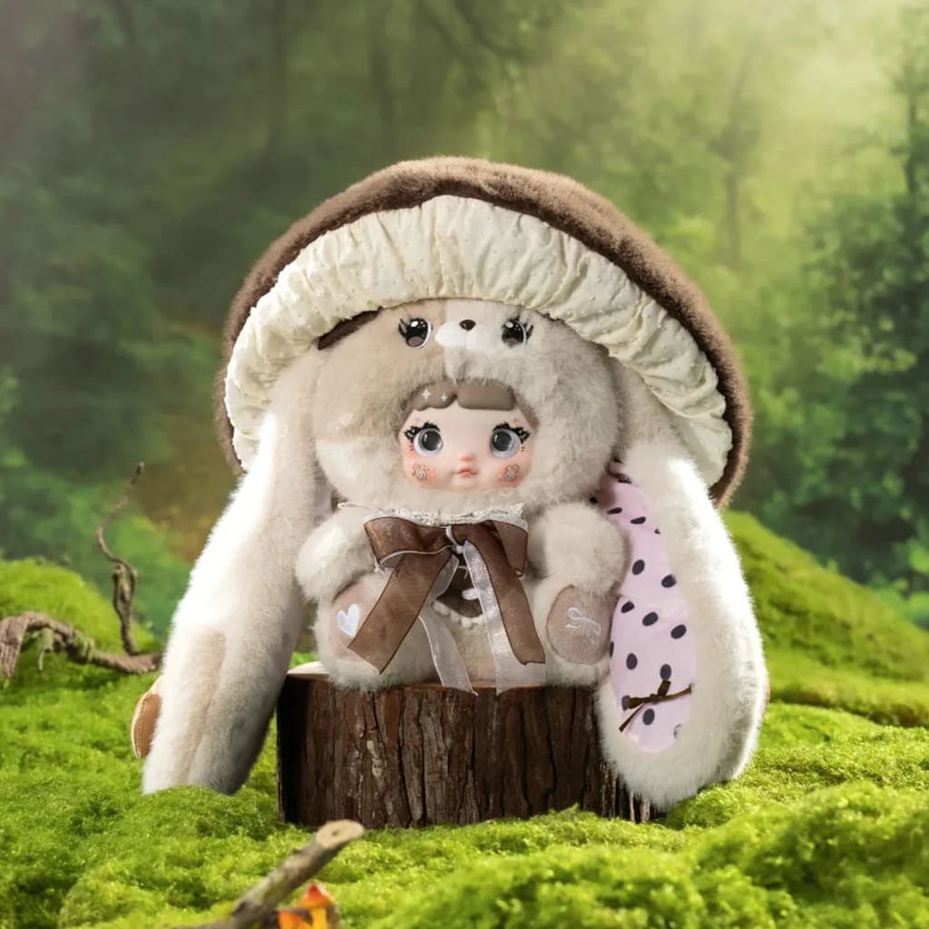 Mocha, a Mushroom Hat 400% figure
