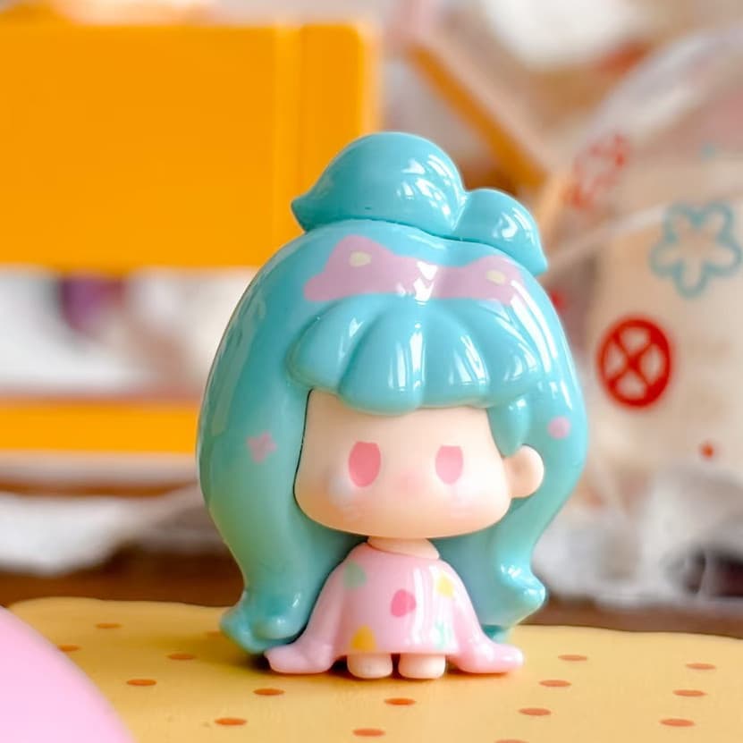 Cyber Girl, a NuNu Remix Series Cute Beans MINI Figure Doll Gift figure