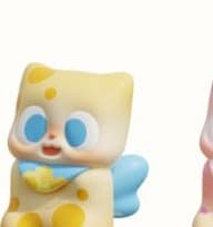 Cheese, a Snacky Paws figure