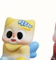 Crispy Bugle, a Snacky Paws figure