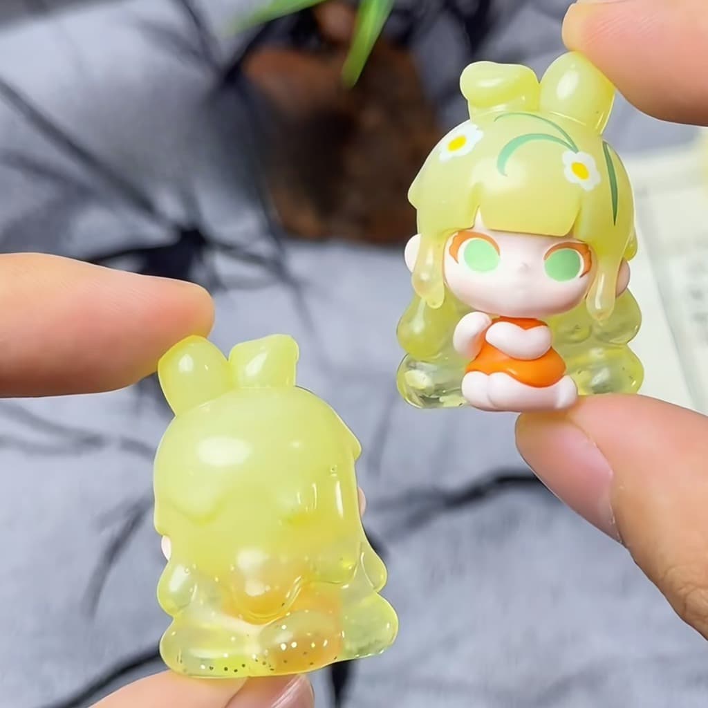 Slight Cold, a TNT Liita The 24 Solar Terms Mili Series Birthday Gifts figure